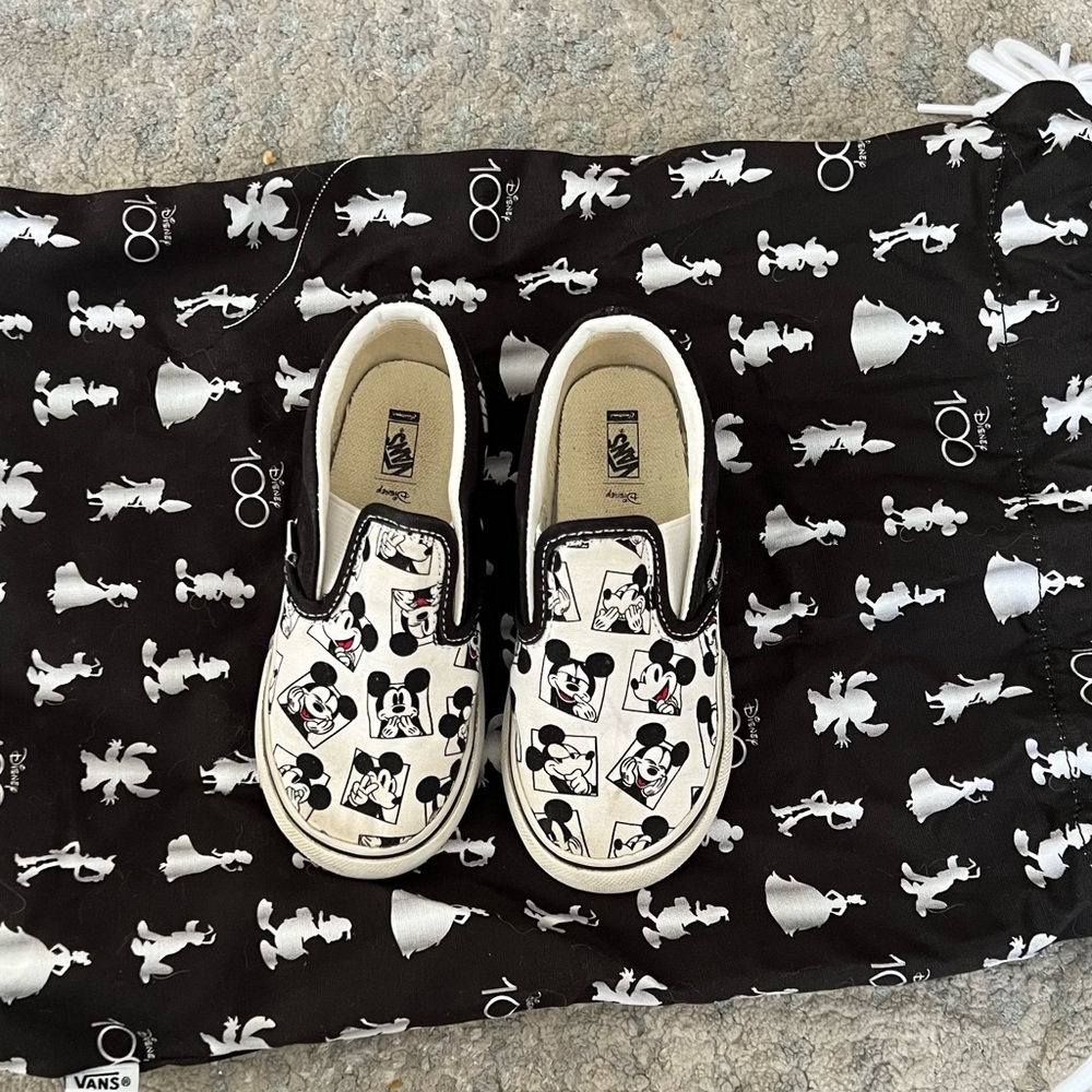 Vans Mickey Customs size toddler 9